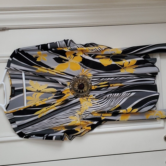 Camille fashion top with decorative desine size L - Picture 4 of 4